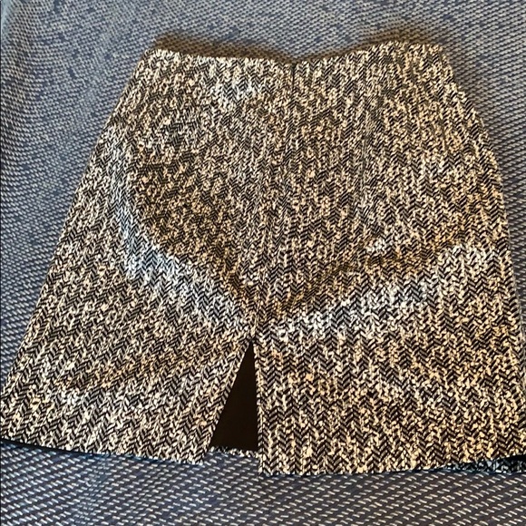 Express white and black pencil skirt - Picture 3 of 4